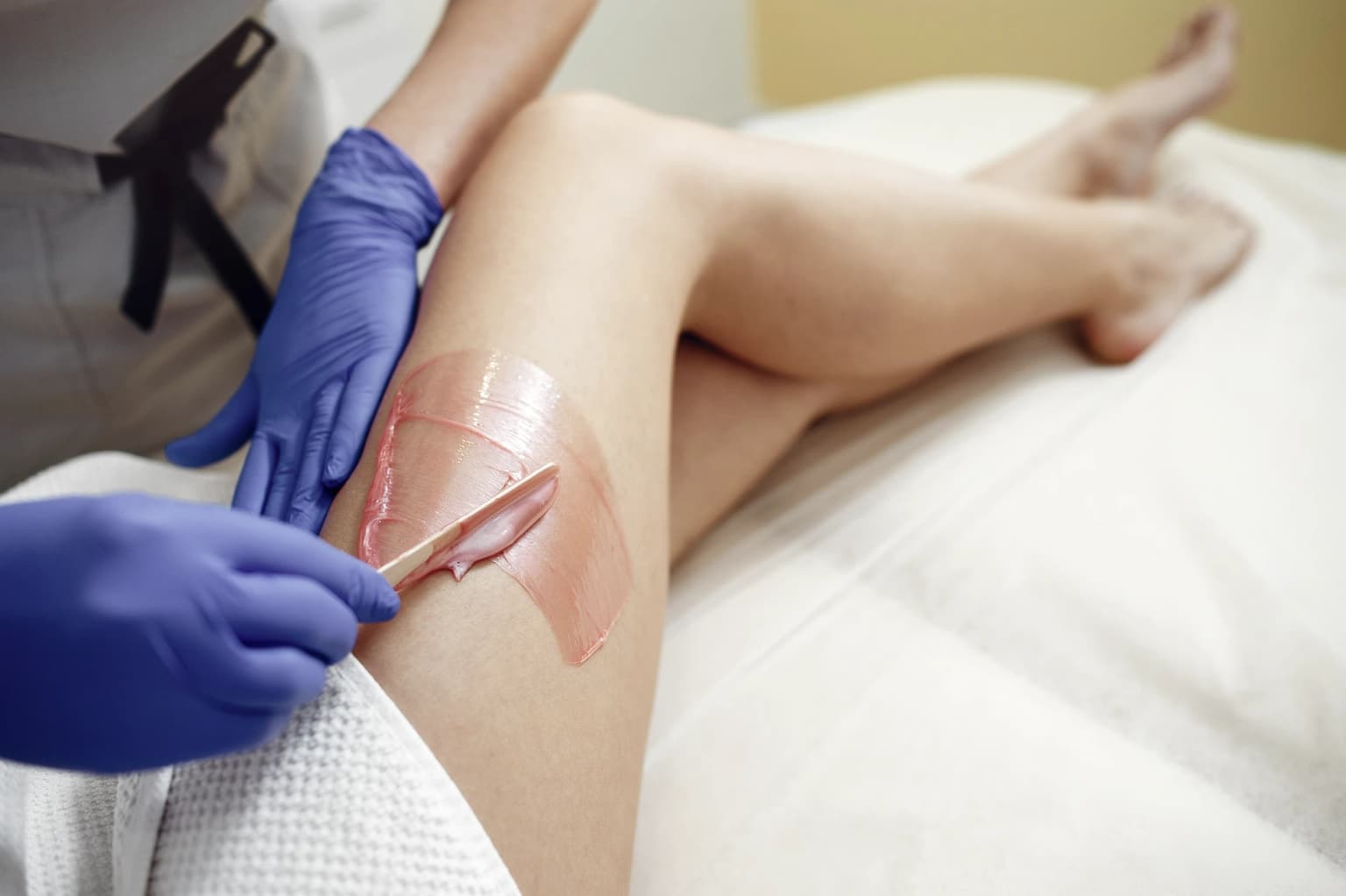 Upper Legs Waxing | Rupi Beauty Studio
